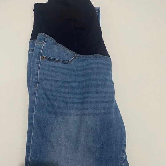 Maternity Jeans - Picture 4 of 11